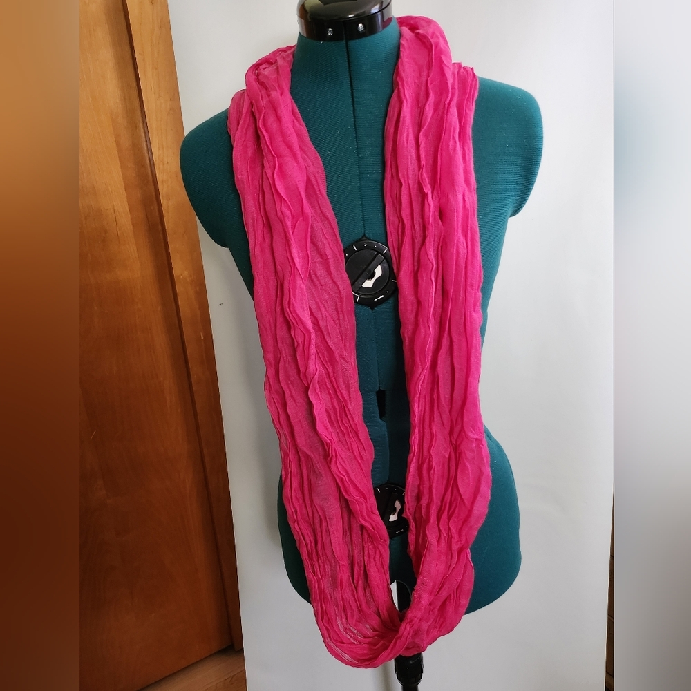 Lightly Used Lot Of 2 Infinity Scarves Pink & Purple Patterned And Solid Pink - Picture 6 of 8